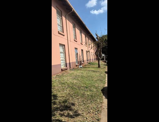 2 BEDROOM APARTMENT FOR SALE IN COMMERCIA